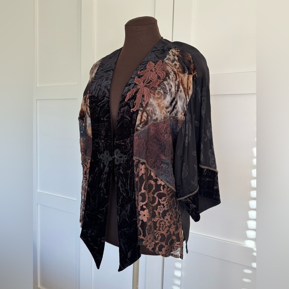 Spencer Alexis Open Front Burnout One Button Top - Picture 3 of 12